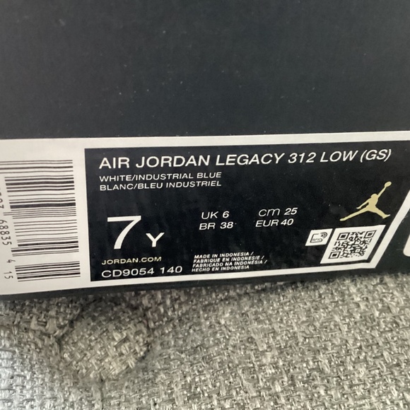 Nike Air Jordan Legacy 312 Low Sneaker (Big Kid), size 7 - Picture 8 of 13